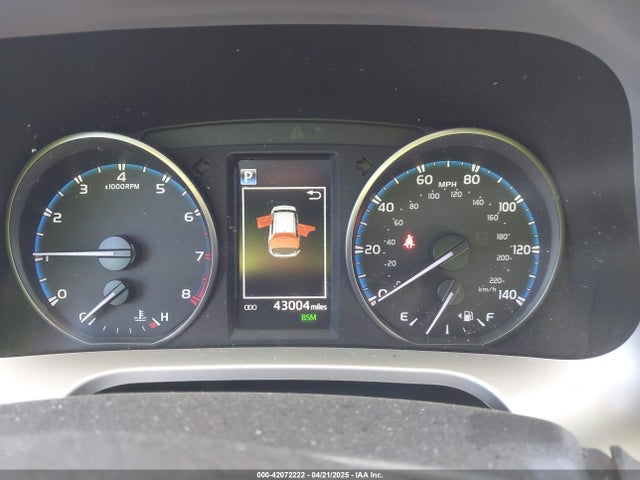 JTMWFREV1JJ736877 Toyota Rav4 Xle