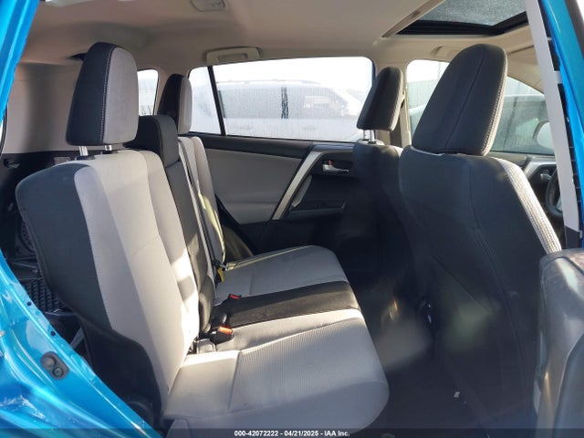 JTMWFREV1JJ736877 Toyota Rav4 Xle