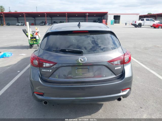 3MZBN1L32JM268582 Mazda Mazda3 Touring