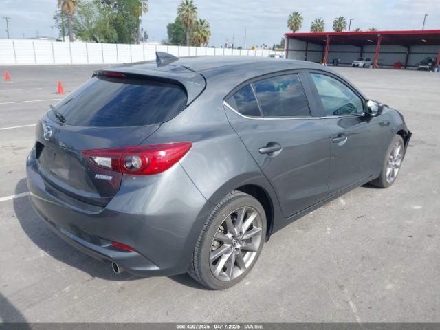 3MZBN1L32JM268582 Mazda Mazda3 Touring