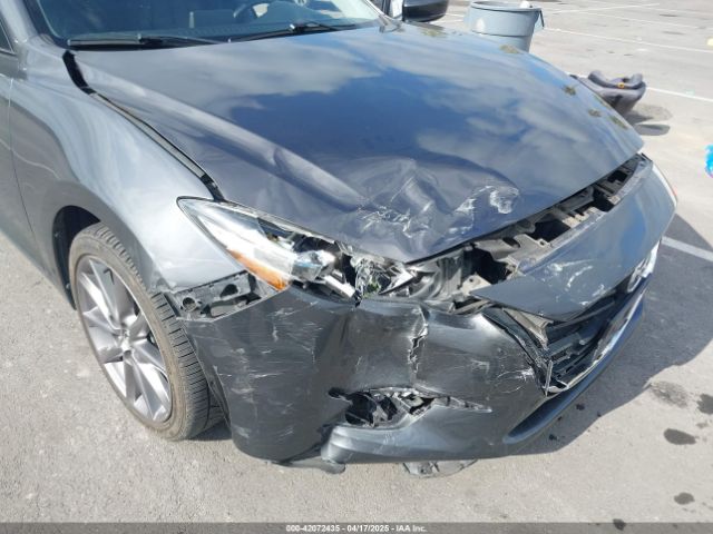 3MZBN1L32JM268582 Mazda Mazda3 Touring