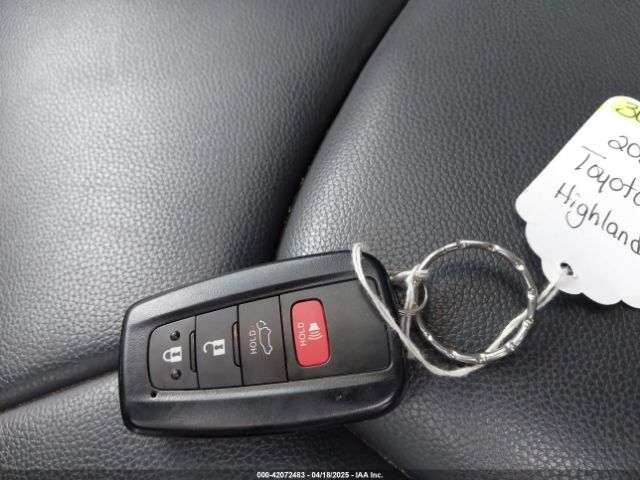 5TDKDRBH7PS044010 Toyota Highlander Xle