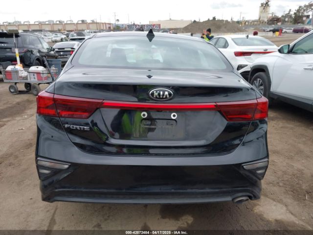 3KPF24AD7ME301603 KIA Forte Lxs