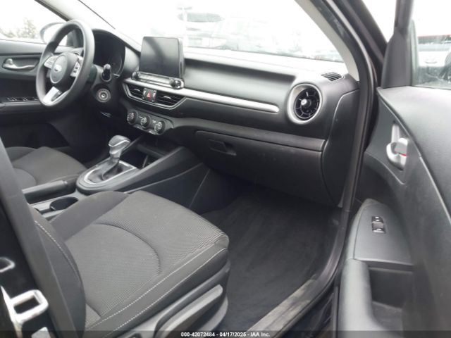 3KPF24AD7ME301603 KIA Forte Lxs