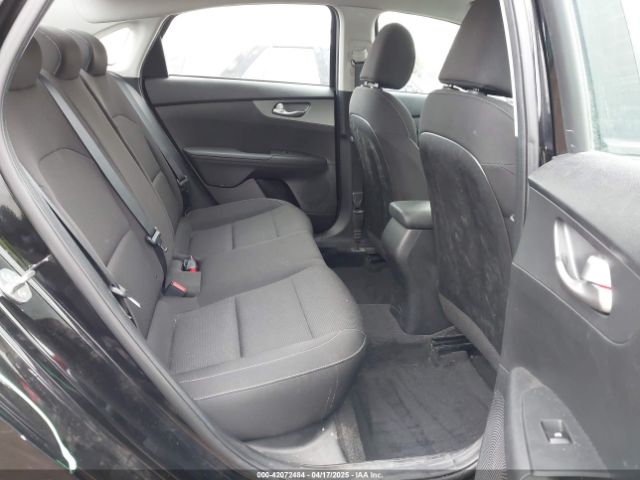 3KPF24AD7ME301603 KIA Forte Lxs