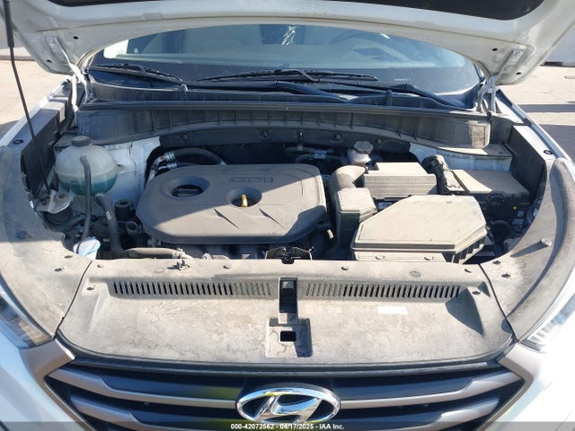 KM8J23A48GU212421 Hyundai TUCSON SE
