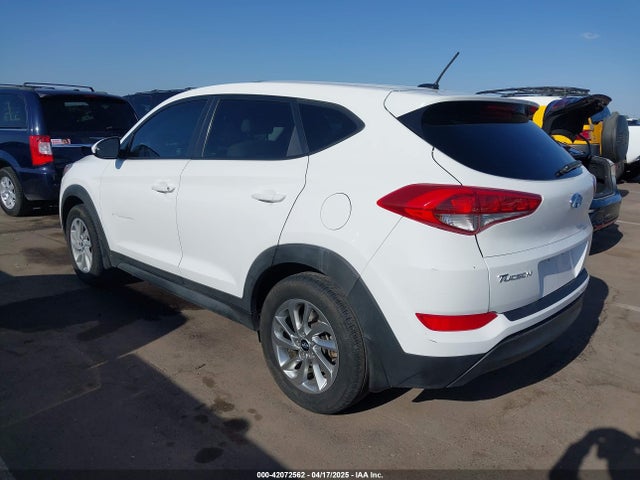 KM8J23A48GU212421 Hyundai TUCSON SE