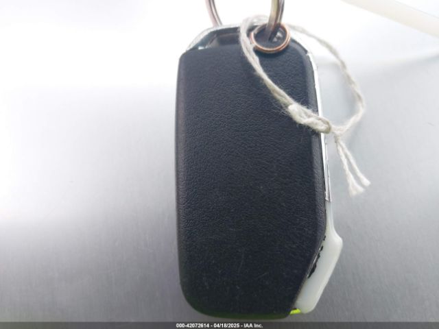 KNDEUCAA0N7245608 KIA SELTOS S