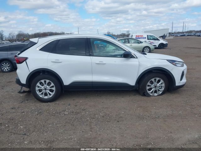 1FMCU9GN2RUB10282 Ford Escape Active