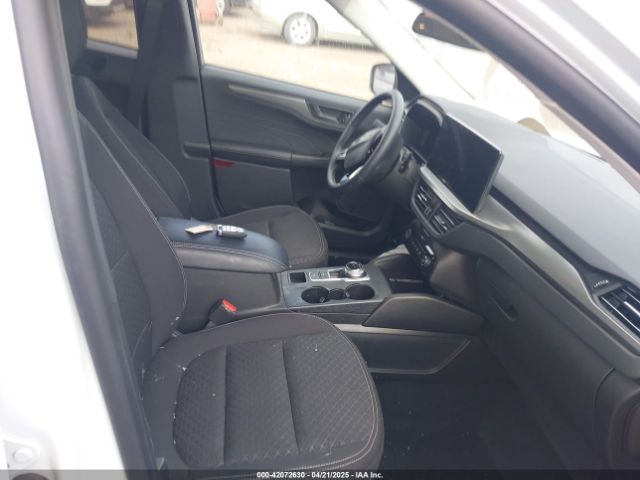 1FMCU9GN2RUB10282 Ford Escape Active