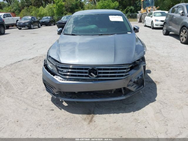 1VWDT7A31HC048317 Volkswagen Passat 1.8t R-line