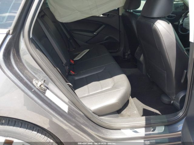 1VWDT7A31HC048317 Volkswagen Passat 1.8t R-line