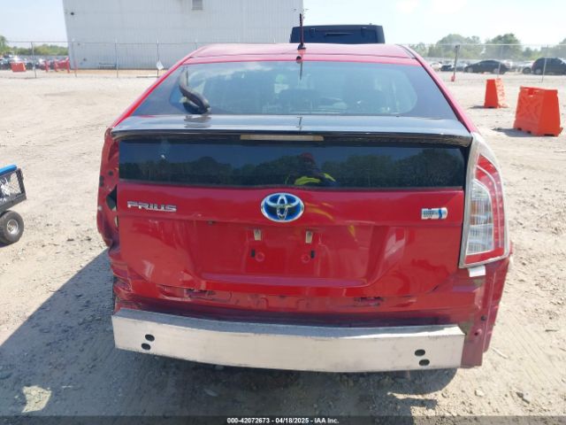 JTDKN3DU6F1883985 Toyota Prius Two