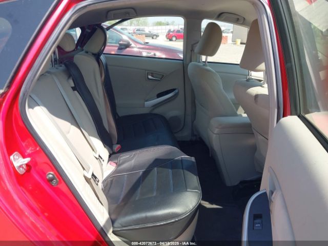 JTDKN3DU6F1883985 Toyota Prius Two