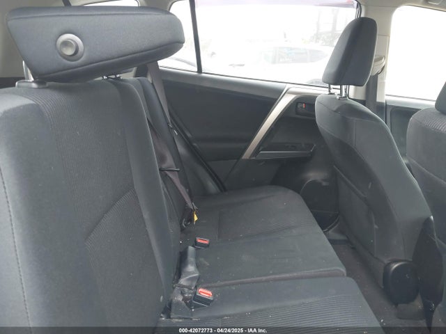 Toyota RAV4 LE 2018 JTMBFREV3JJ190842 Image 8