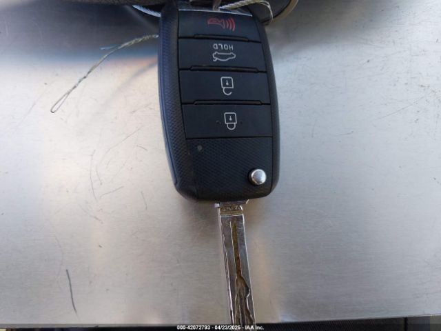KNAGM4A75F5569795 KIA Optima Lx