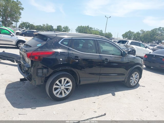 JN1BJ1CP9JW181251 Nissan Rogue Sport Sv