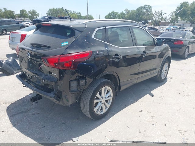 JN1BJ1CP9JW181251 Nissan Rogue Sport Sv