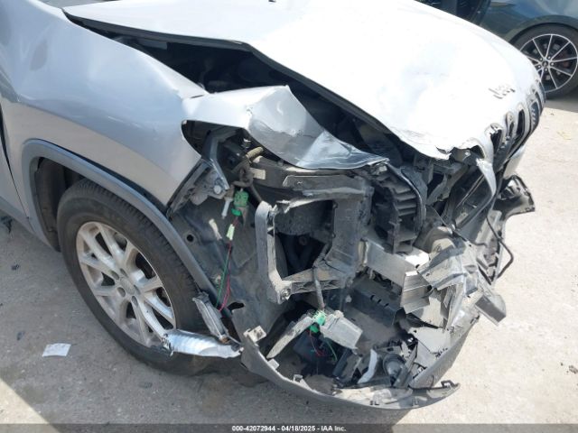 1C4PJLAB3FW711789 Jeep Cherokee Sport