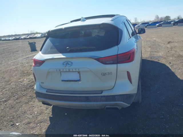 3PCAJ5M35KF120657 Infiniti Qx50 Essential