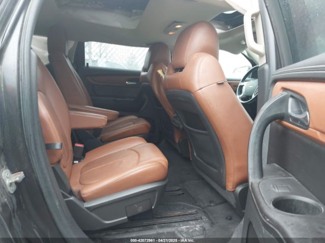 1GNKVHKD8HJ325579 Chevrolet Traverse 2lt