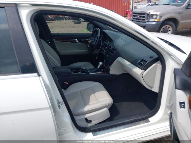 2009 MERCEDES-BENZ C 300 WDDGF54XX9R069942 Photo 4