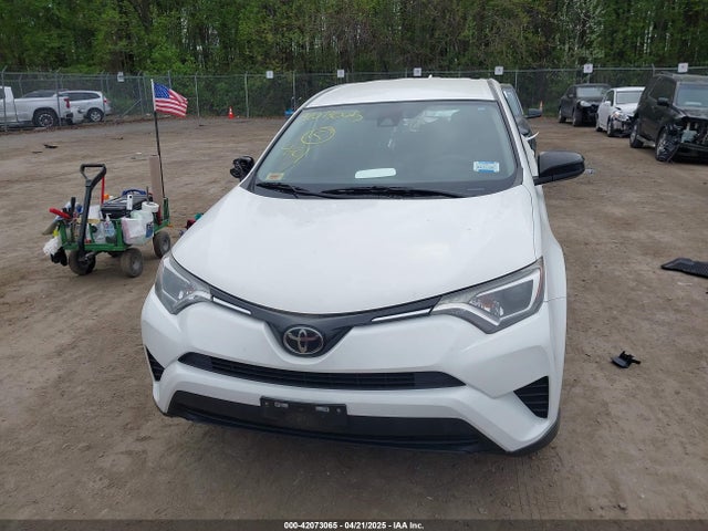 JTMBFREV0JJ735251 Toyota RAV4 LE