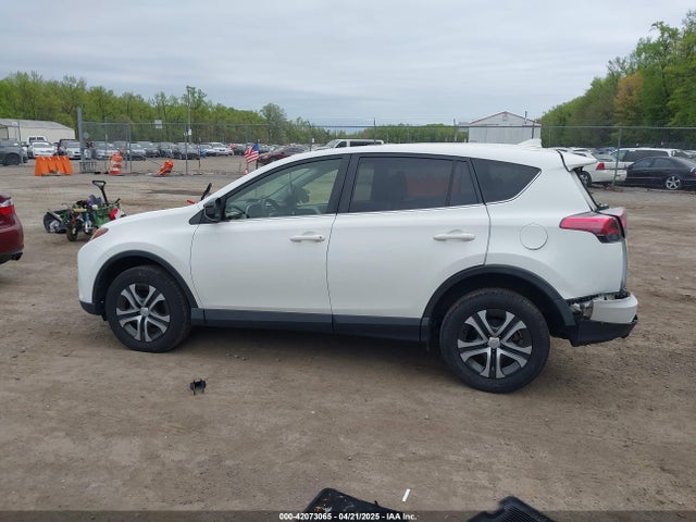 JTMBFREV0JJ735251 Toyota RAV4 LE