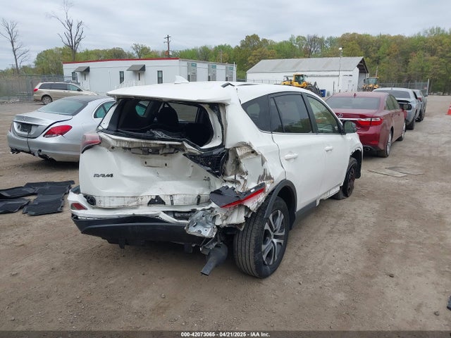 JTMBFREV0JJ735251 Toyota RAV4 LE