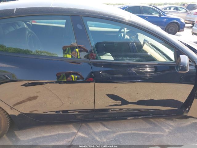 5YJ3E1EB2PF688173 Tesla MODEL 3