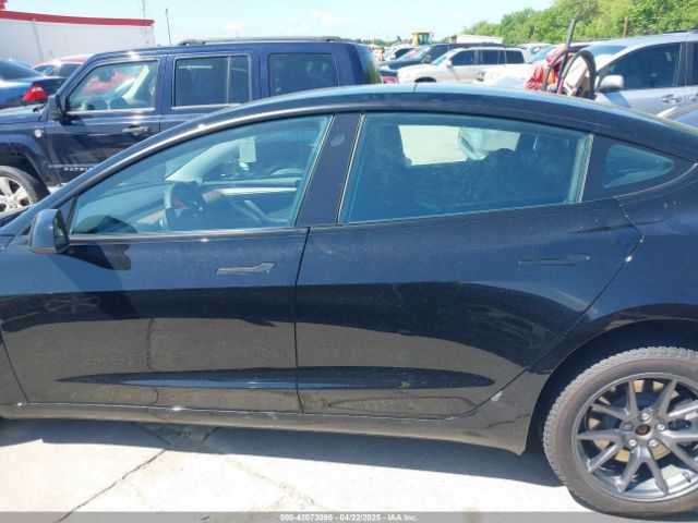 5YJ3E1EB2PF688173 Tesla MODEL 3