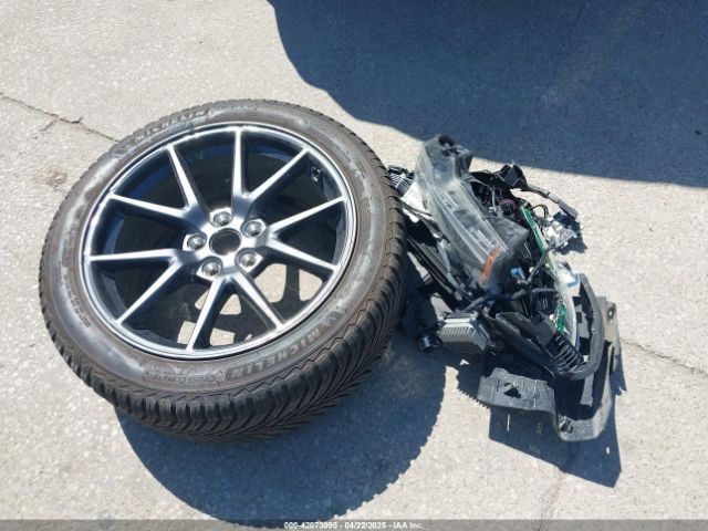 5YJ3E1EB2PF688173 Tesla MODEL 3