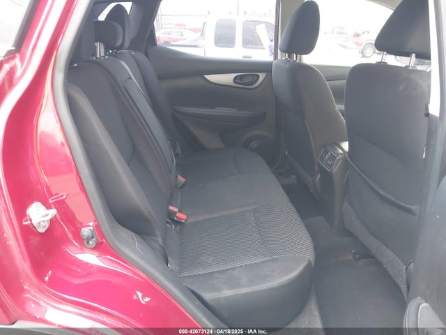 JN1BJ1CPXHW014584 Nissan Rogue Sport S