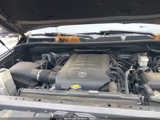 5TFUW5F14EX400512 Toyota Tundra Sr5 5.7l V8