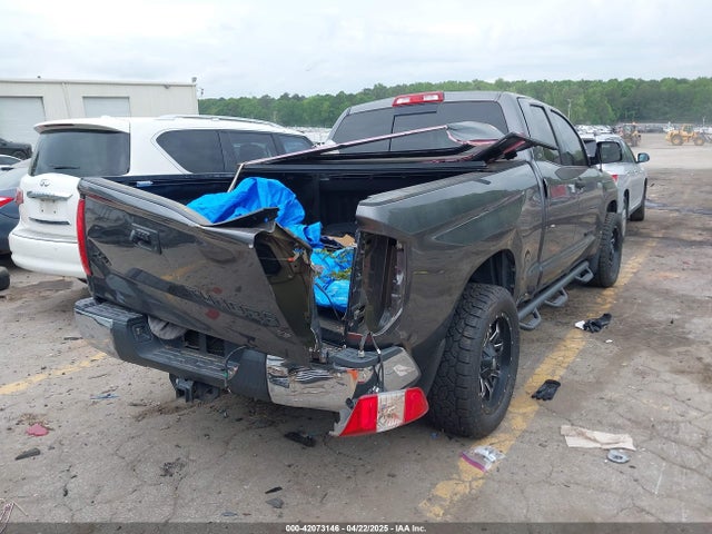 5TFUW5F14EX400512 Toyota Tundra Sr5 5.7l V8