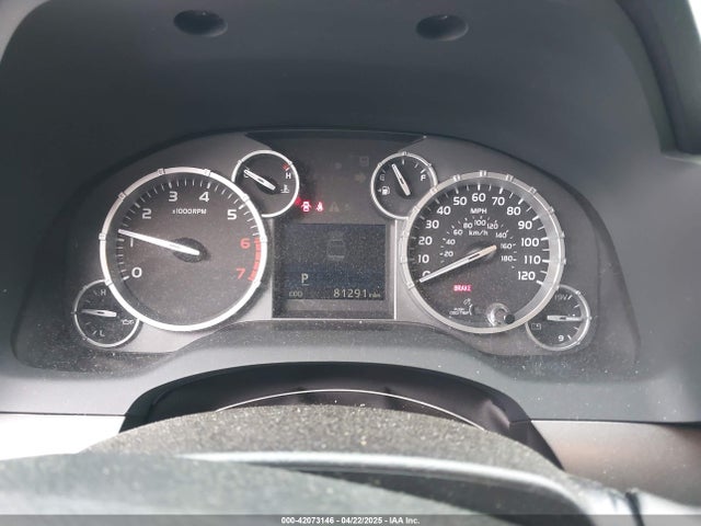5TFUW5F14EX400512 Toyota Tundra Sr5 5.7l V8