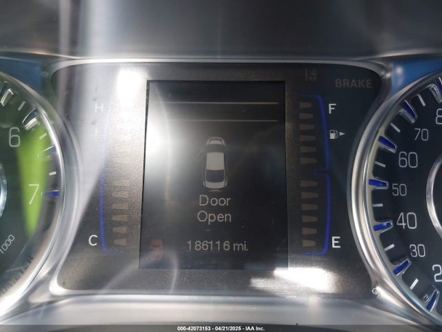 Chrysler 200 Limited 2015 1C3CCCAB9FN652573 Image 7