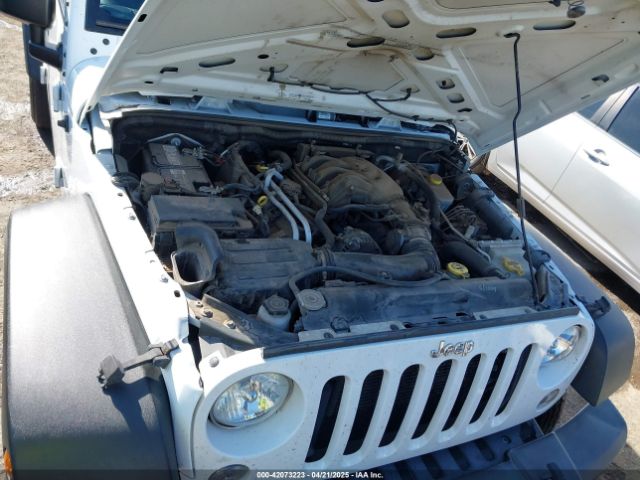 1C4BJWDG9HL644008 Jeep Wrangler Unlimited Sport 4x4