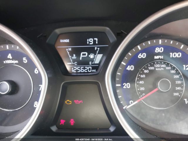 5NPDH4AE2FH557032 Hyundai ELANTRA SE