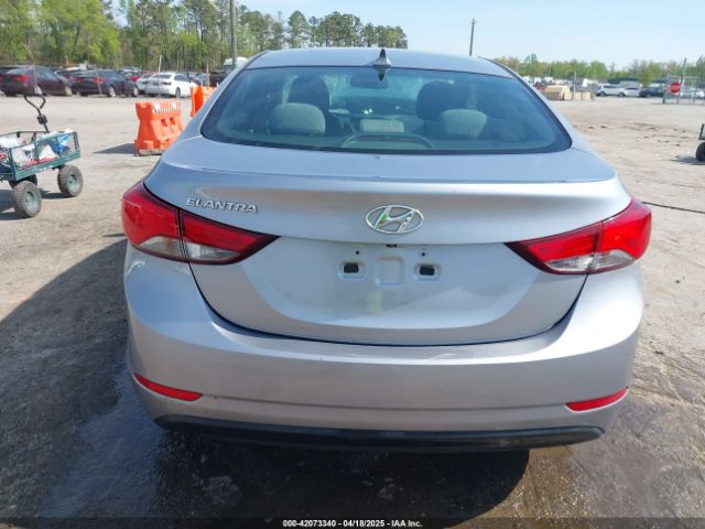 5NPDH4AE2FH557032 Hyundai ELANTRA SE
