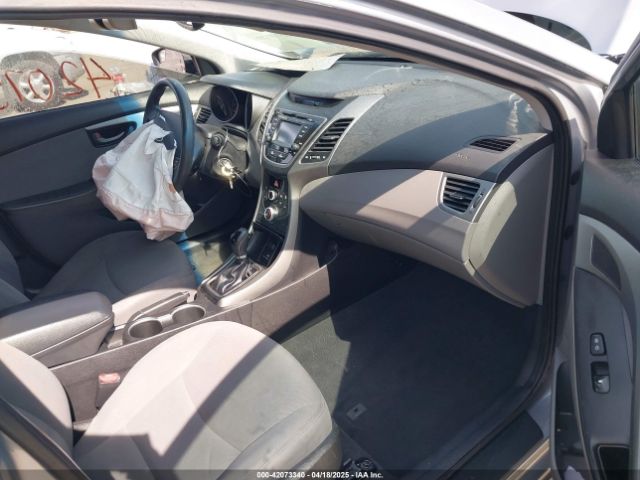 5NPDH4AE2FH557032 Hyundai ELANTRA SE