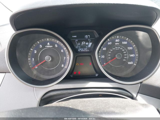 5NPDH4AE2FH557032 Hyundai ELANTRA SE