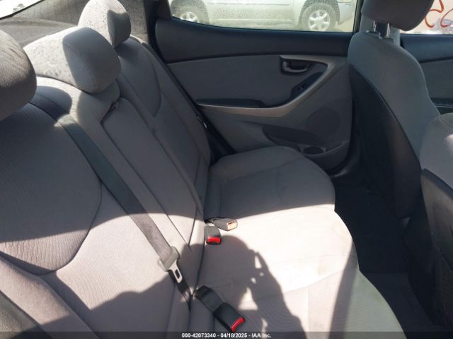 5NPDH4AE2FH557032 Hyundai ELANTRA SE