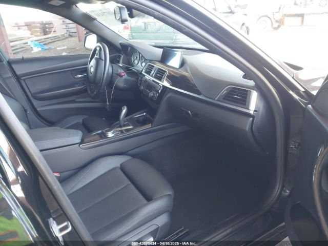 WBA8A9C54JAH12454 BMW 320i