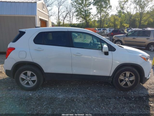 3GNCJKSB4KL398122 Chevrolet TRAX LS