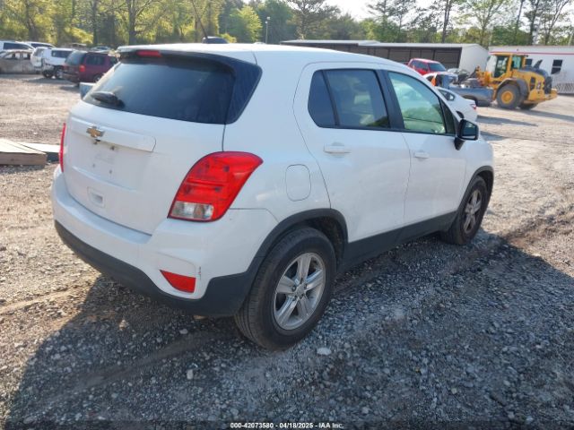 3GNCJKSB4KL398122 Chevrolet TRAX LS