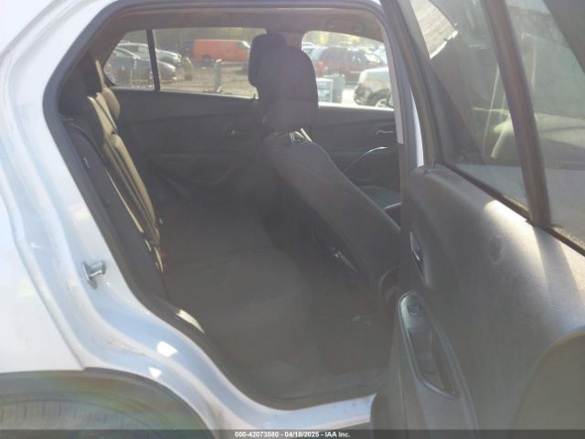 3GNCJKSB4KL398122 Chevrolet TRAX LS