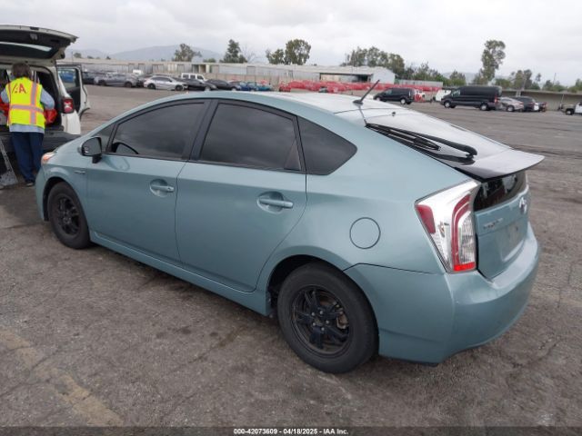 JTDKN3DU5E1814588 Toyota Prius Two