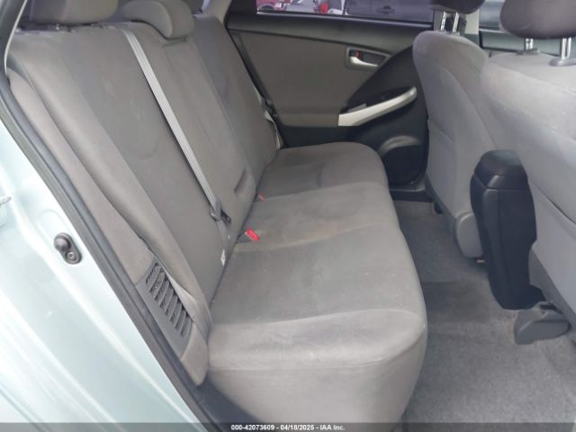 JTDKN3DU5E1814588 Toyota Prius Two