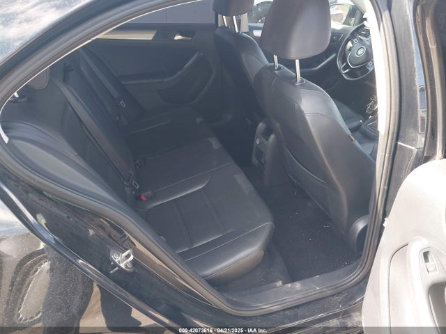 3VWD17AJ4FM235602 Volkswagen Jetta 1.8t Se